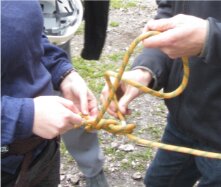 Knoten in Kletterseil knüpfen