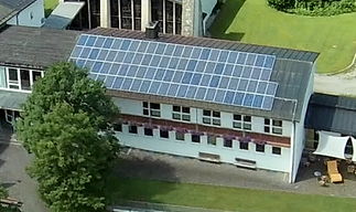 Photovoltaikanlage auf dem Dach der KLVHS